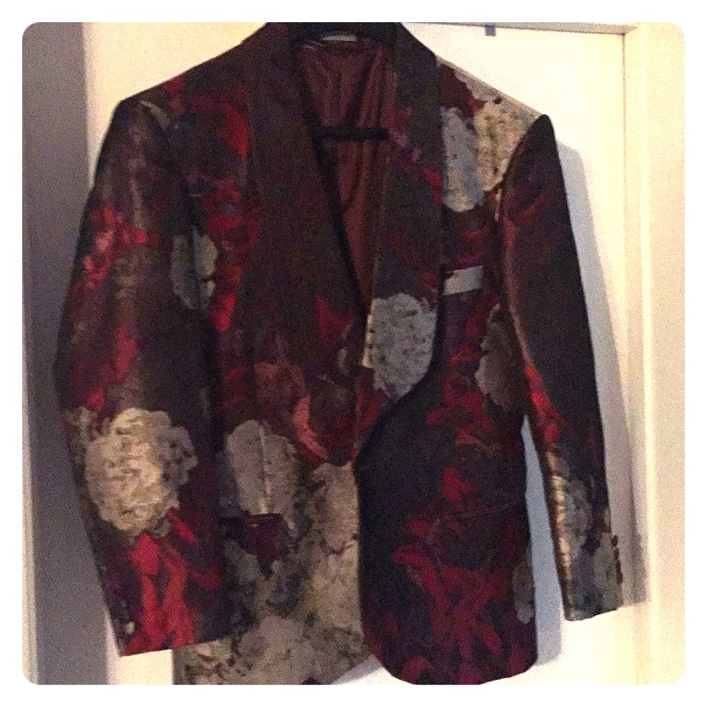 Floral print jacket, great for the holidays